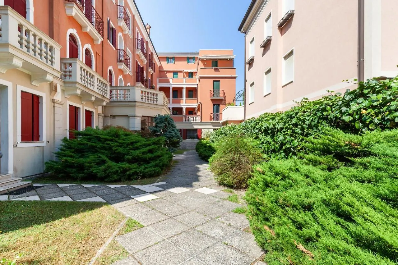 Venice Lido Wonderful Apartment With Terrace 威尼斯丽都
