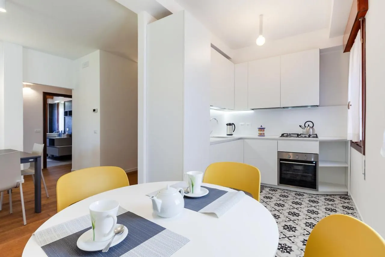 Venice Lido Wonderful Apartment With Terrace Lido di Venezia